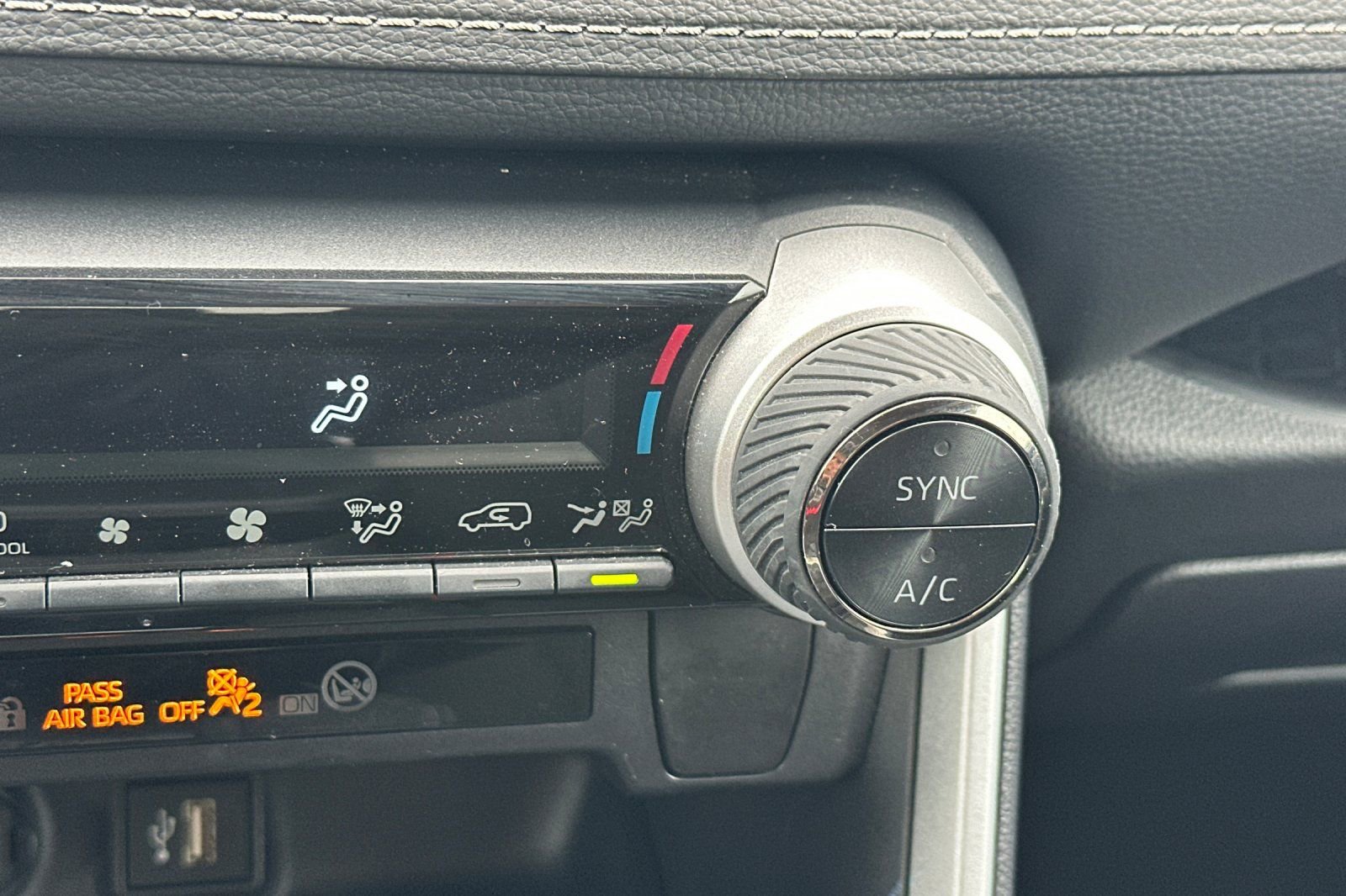 Certified 2025 Toyota RAV4 XLE image 31