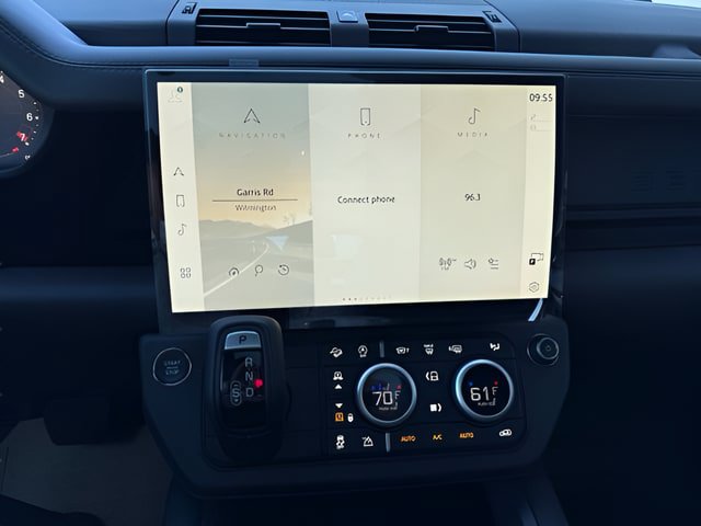 New 2026 Land Rover Defender 90 X-Dynamic SE AWD/4WD image 23