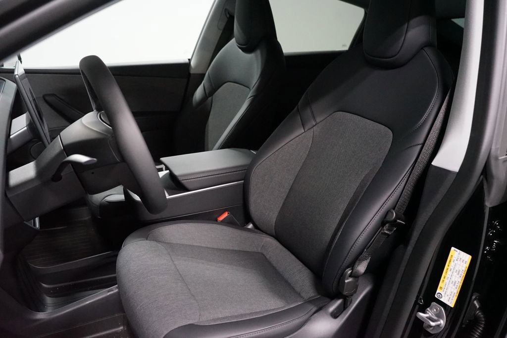 Used 2026 Tesla Model Y 2WD image 6