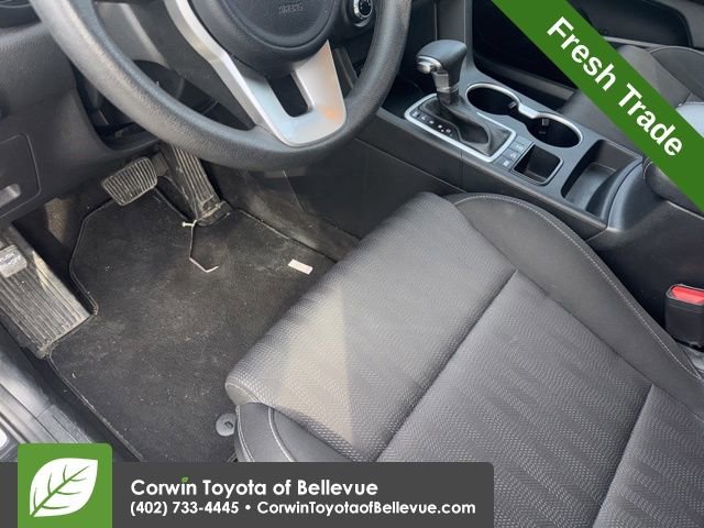 Used 2022 Kia Sportage LX image 11