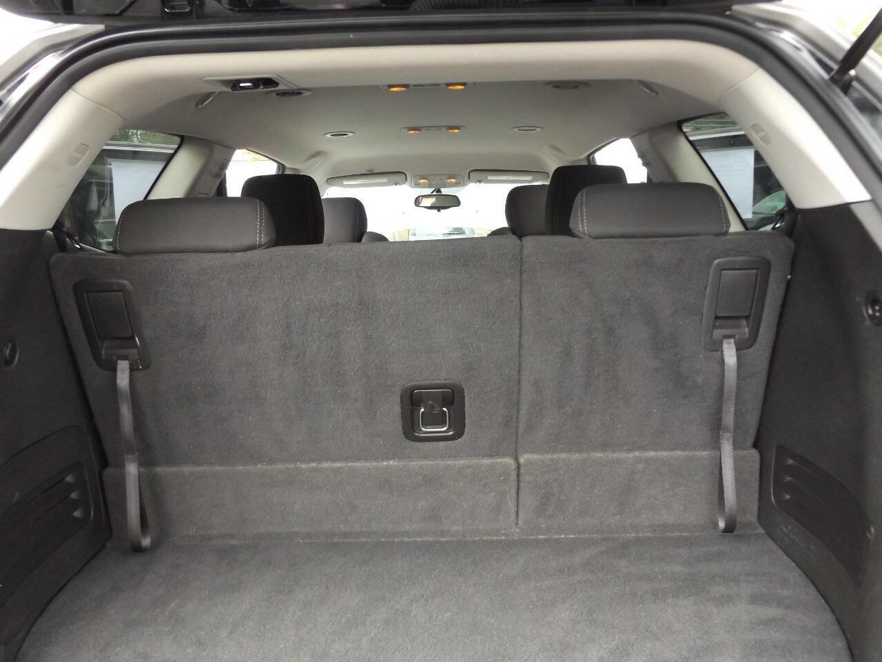 Used 2014 Chevrolet Traverse LT image 32