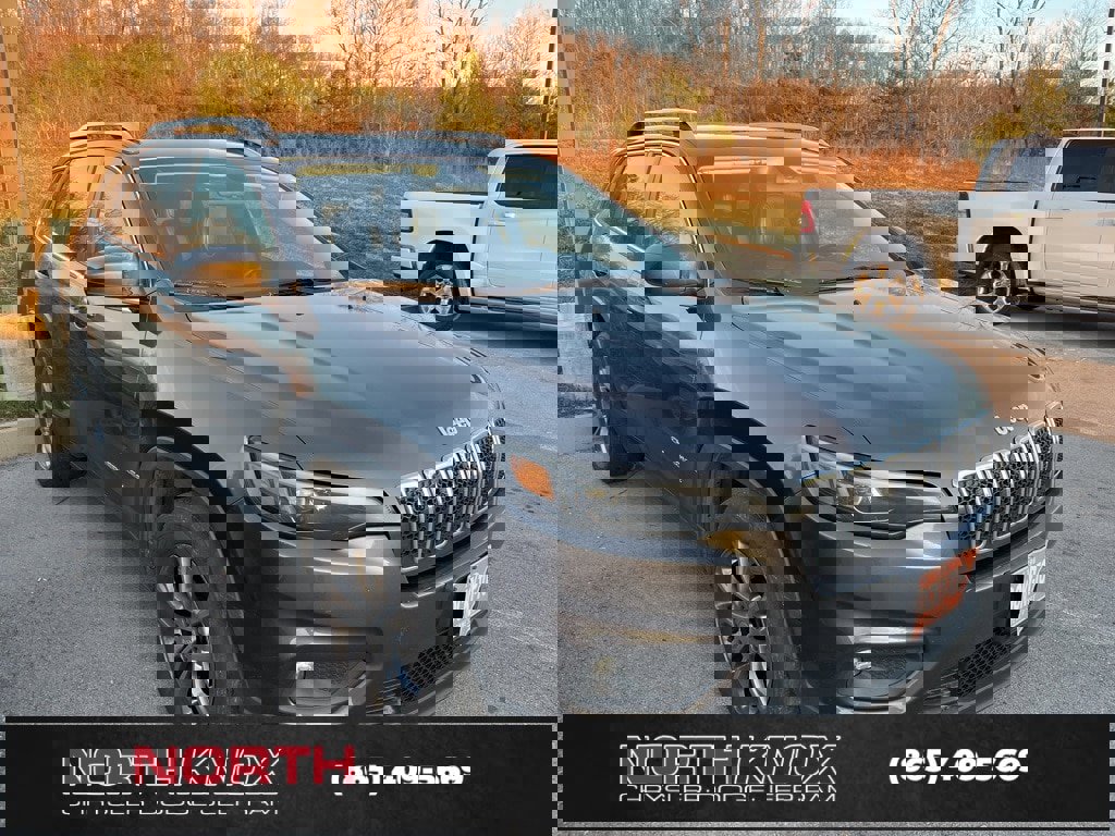 Used 2019 Jeep Cherokee Latitude Plus w/ Cold Weather Group image 2