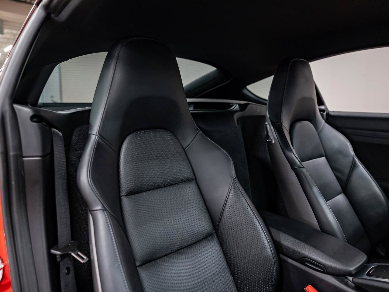 Used 2022 Porsche 718 Cayman RWD image 17