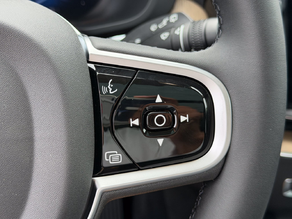 New 2026 Volvo XC60 T8 Ultra w/ Protection Package Premier AWD/4WD image 18