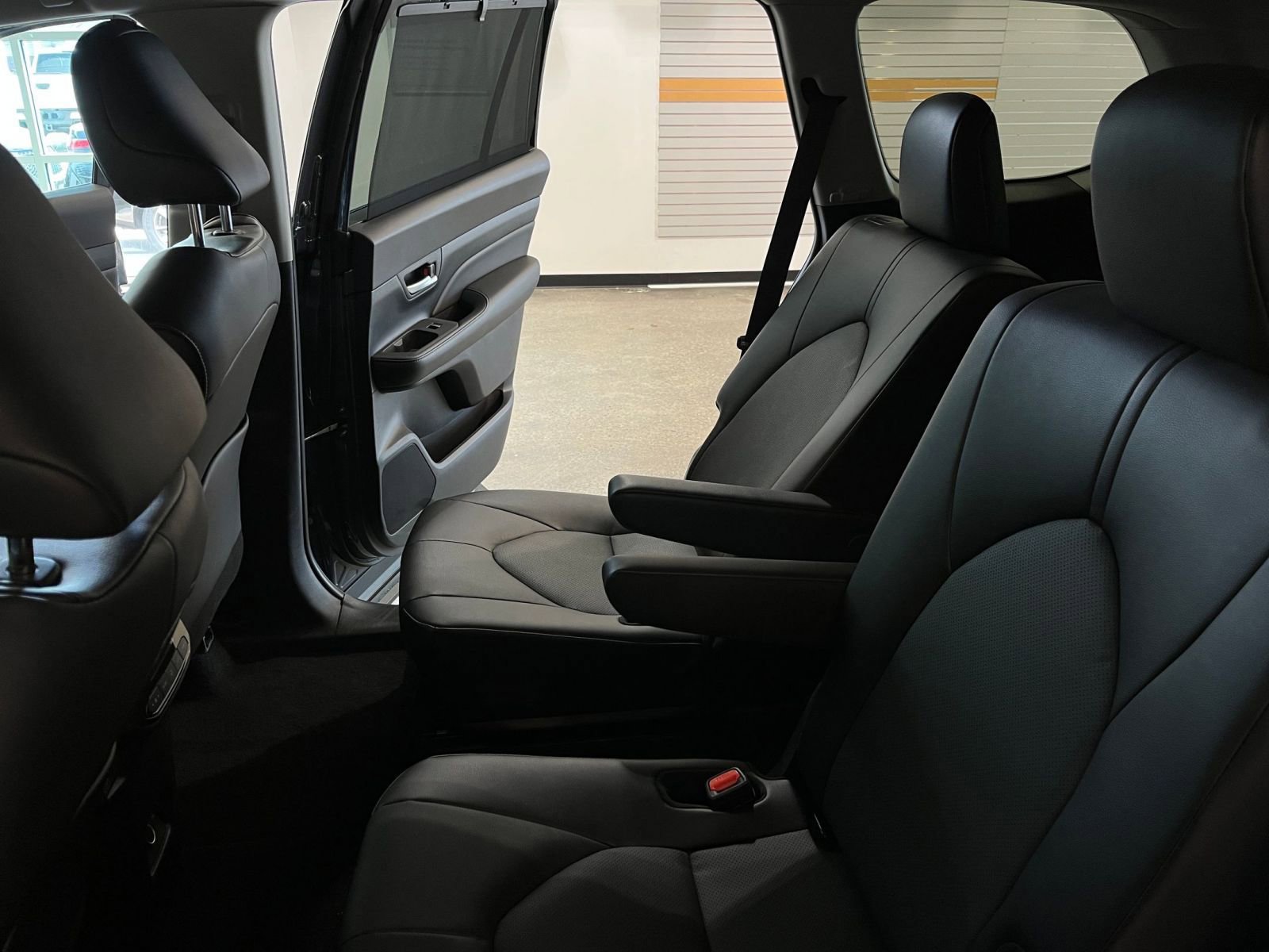Used 2025 Toyota Grand Highlander FWD image 41