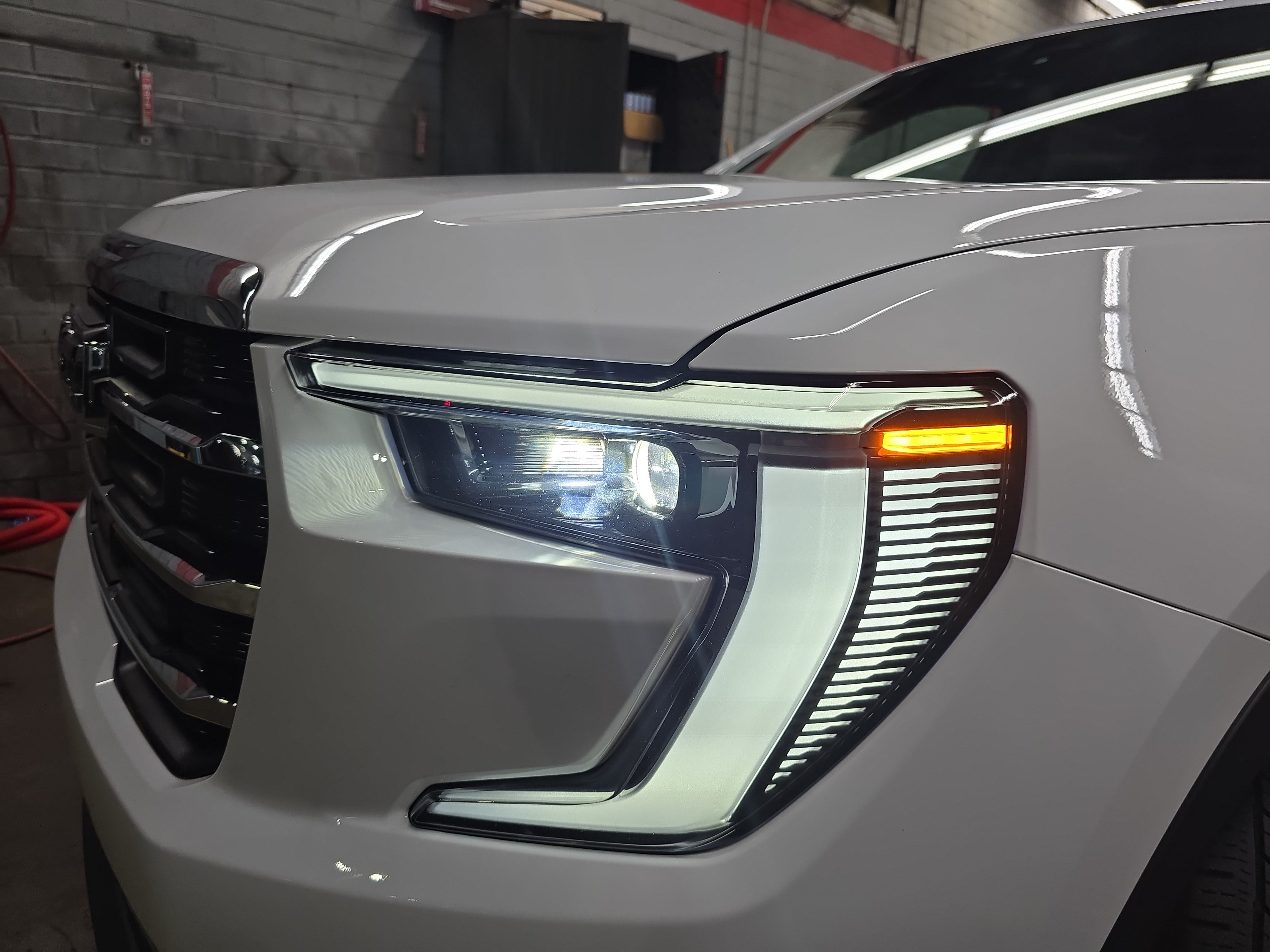 Used 2024 GMC Acadia Elevation FWD image 31