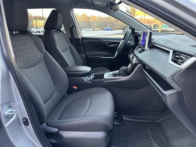 Used 2024 Toyota RAV4 XLE image 23
