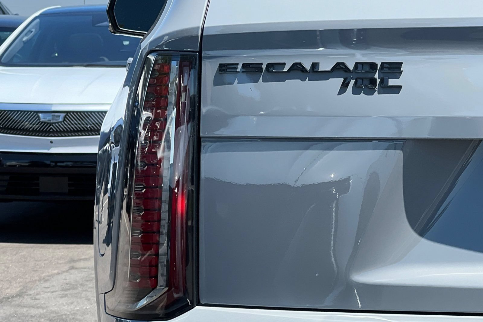 Used 2026 Cadillac Escalade IQL Sport 1 w/ LPO, ONYX Package AWD/4WD image 44