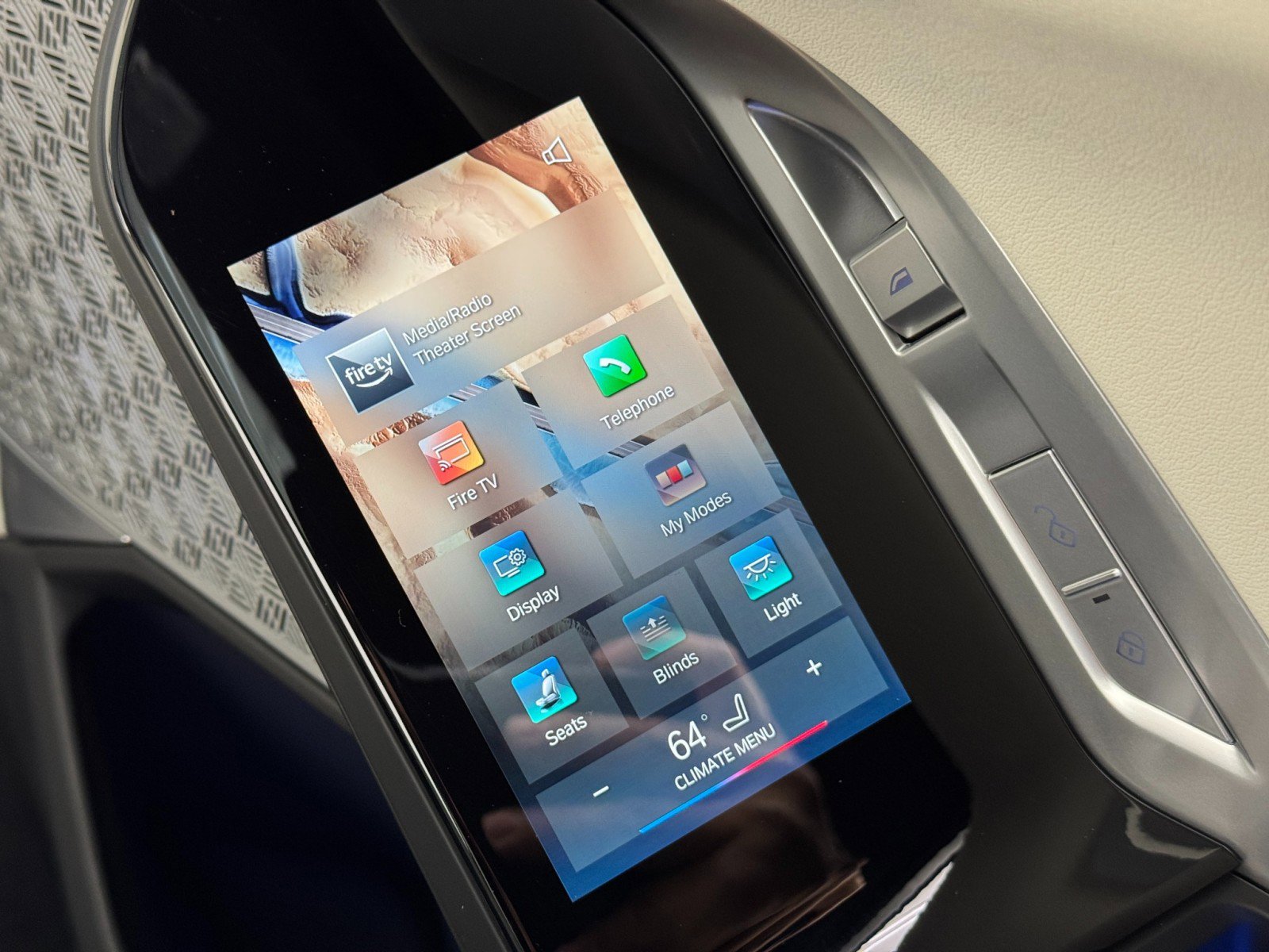 Used 2023 BMW i7 xDrive60 w/ Executive Package 2 image 43