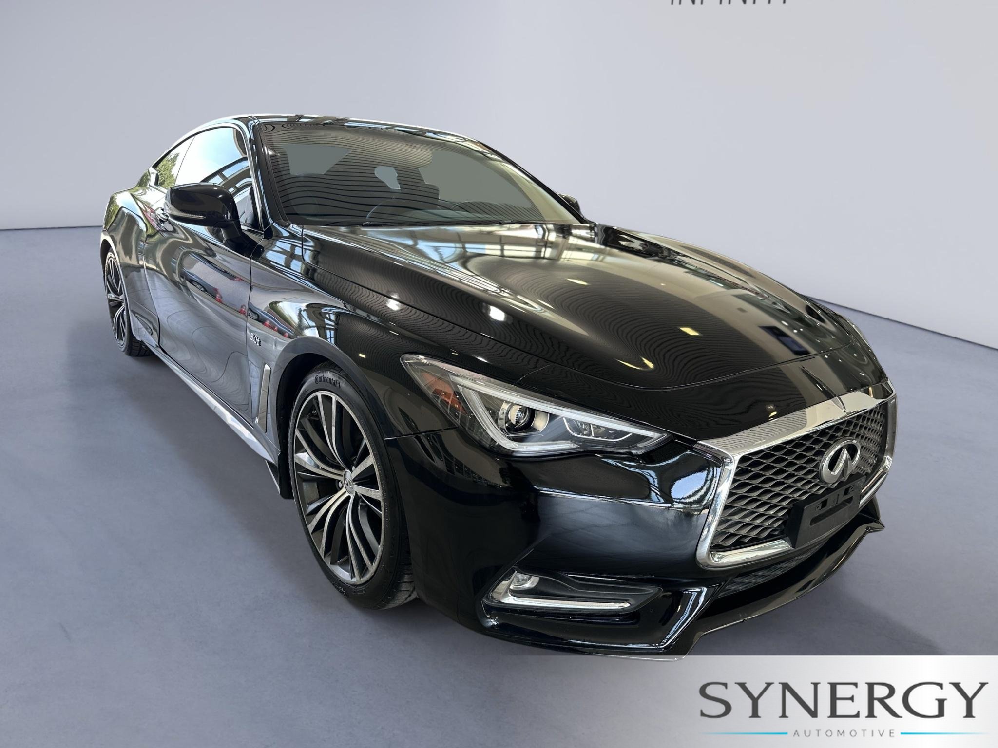 Used 2018 INFINITI Q60 3.0t Luxe RWD image 3