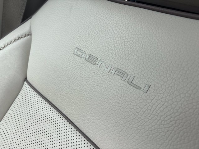 Used 2023 GMC Yukon Denali w/ Advanced Technology Package AWD/4WD image 44