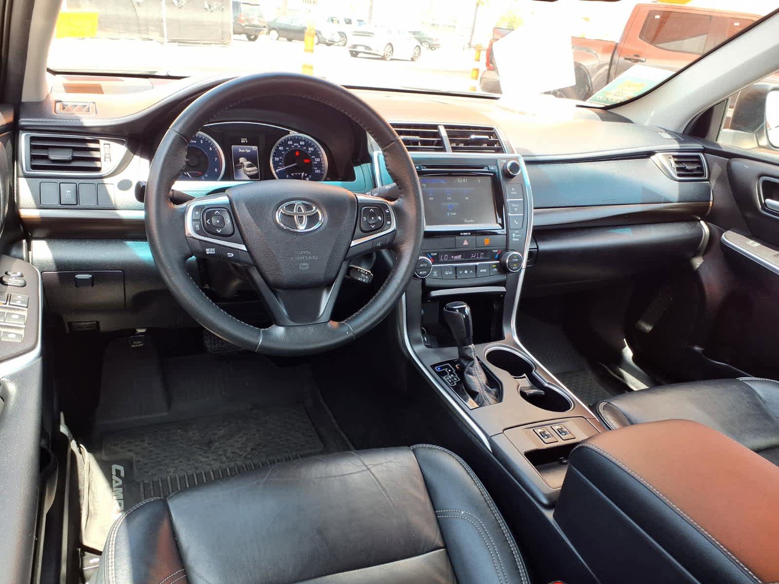 Used 2017 Toyota Camry XLE w/ Convenience Package FWD image 9