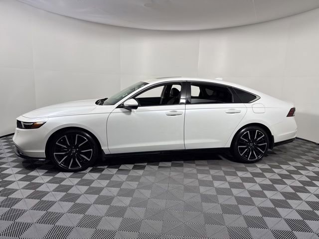 Used 2023 Honda Accord Touring image 12