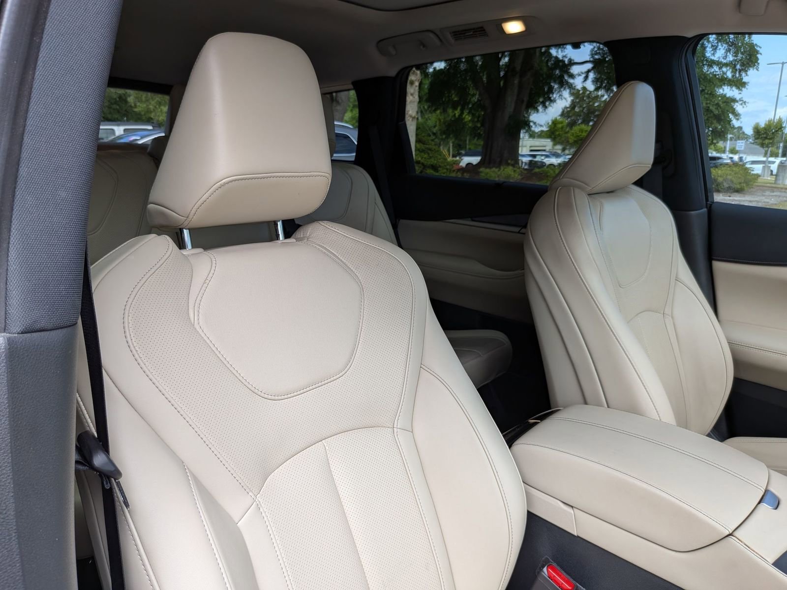 Used 2023 INFINITI QX60 Luxe w/ Cargo Package FWD image 40