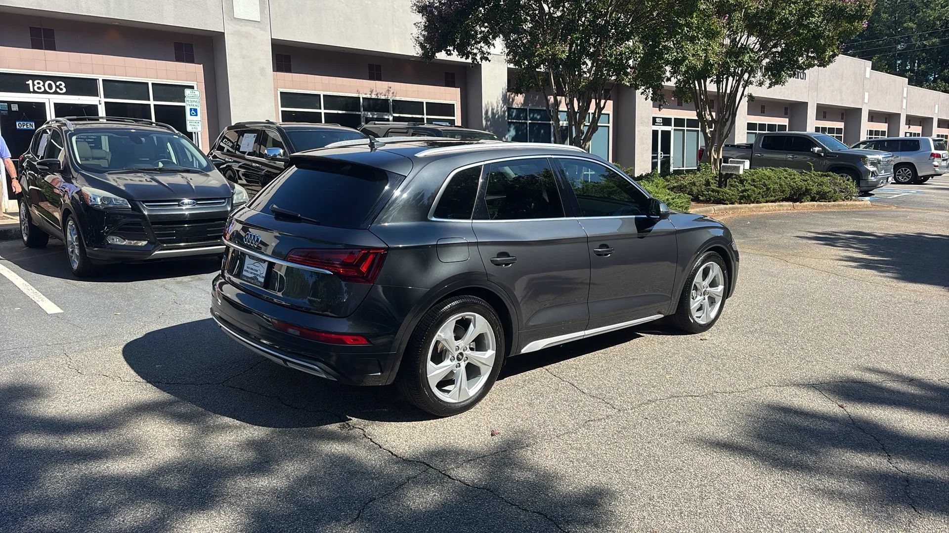 Used 2021 Audi Q5 2.0T Premium Plus w/ Premium Plus Package AWD/4WD image 5
