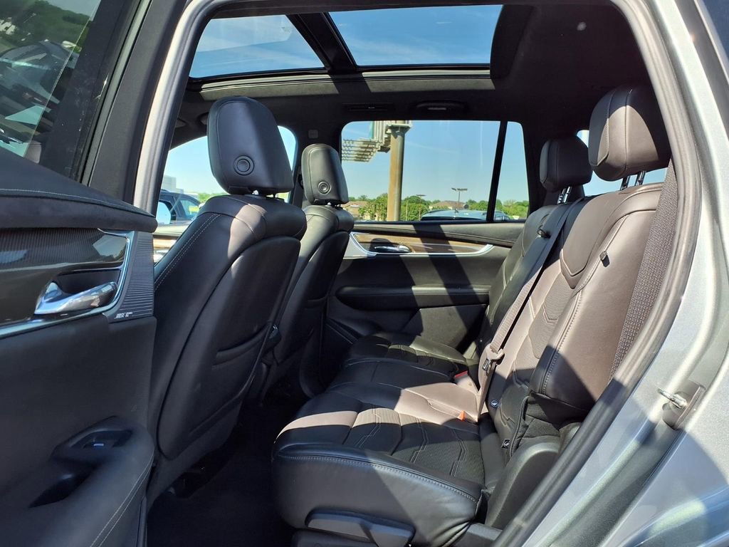 Used 2023 Cadillac XT6 Premium Luxury w/ Platinum Package FWD image 30