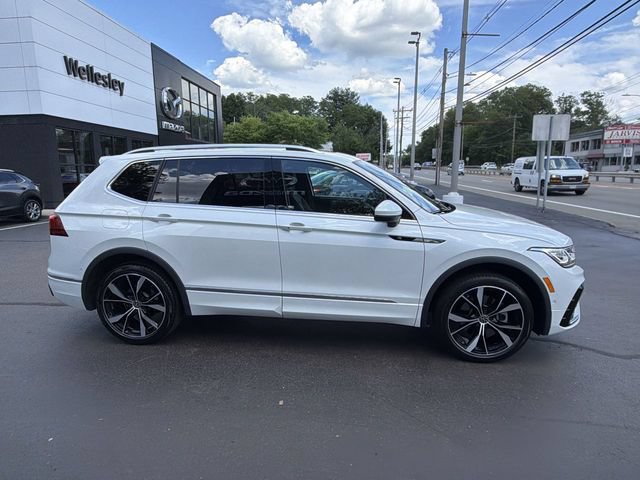 Used 2024 Volkswagen Tiguan SEL R-Line AWD/4WD image 9