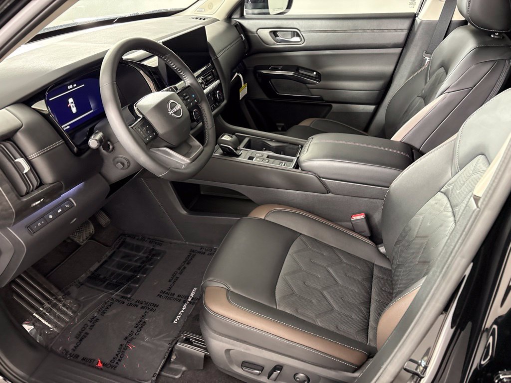 New 2026 Nissan Pathfinder Platinum w/ Cargo Package FWD image 19