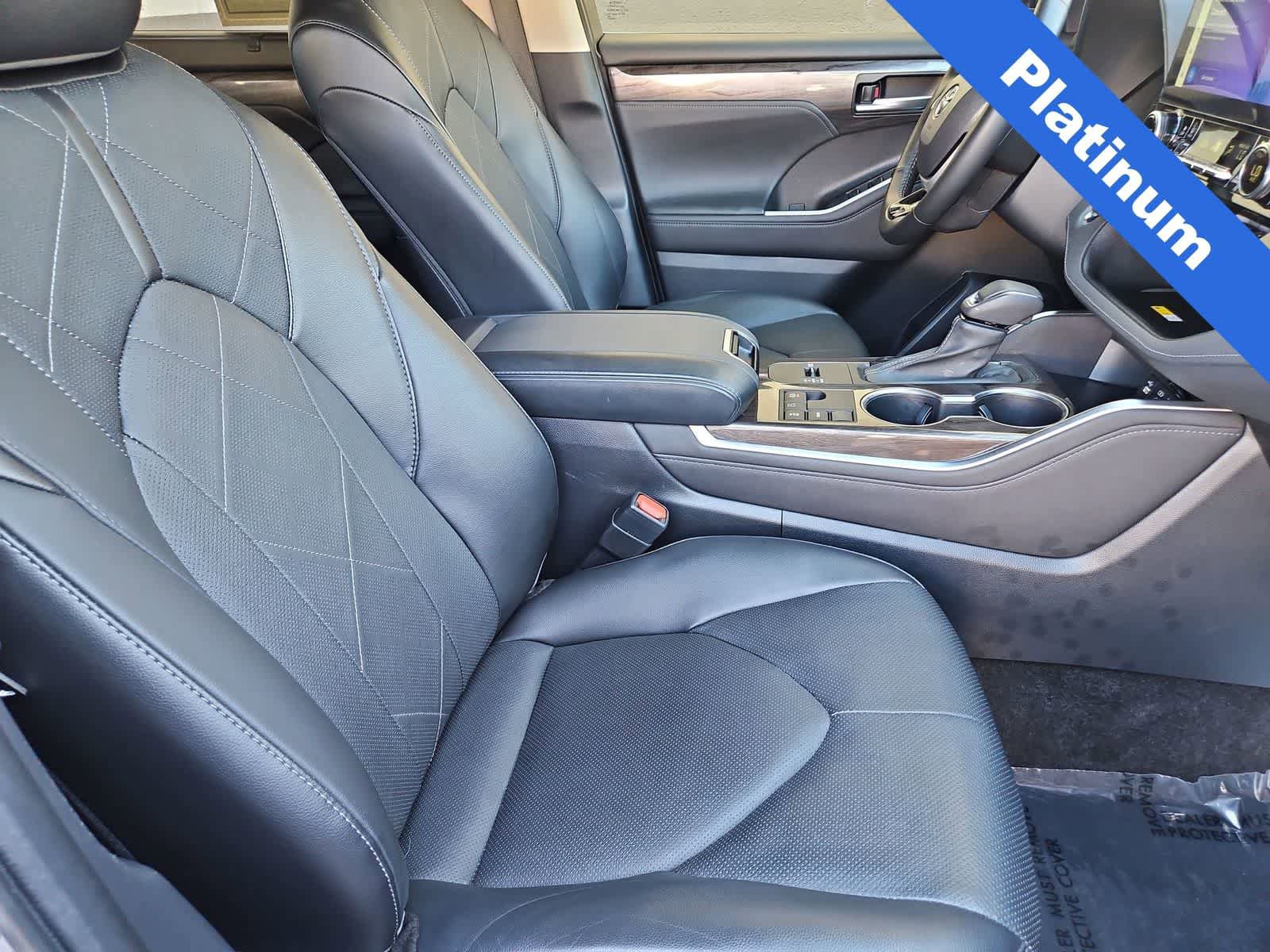 Used 2023 Toyota Highlander Platinum FWD image 18