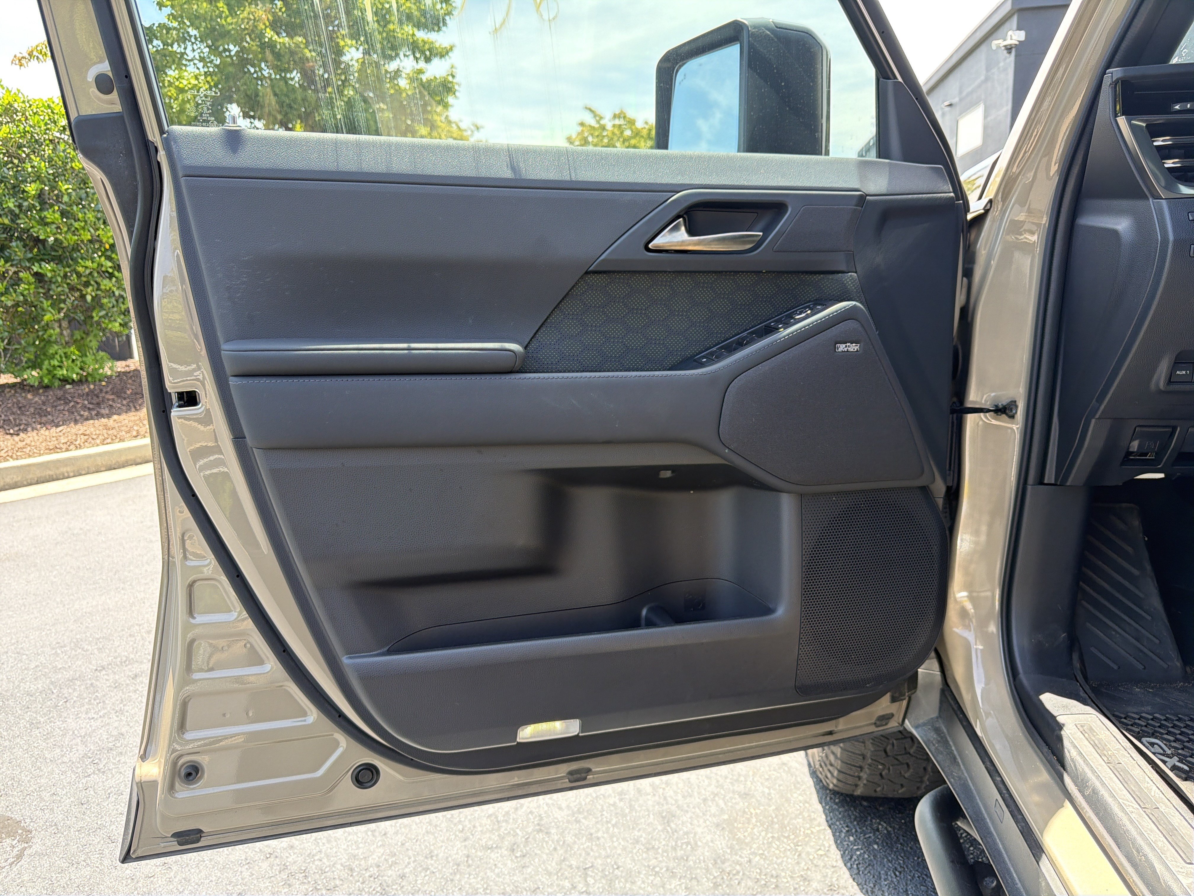 Used 2025 Lexus GX 550 AWD/4WD image 20
