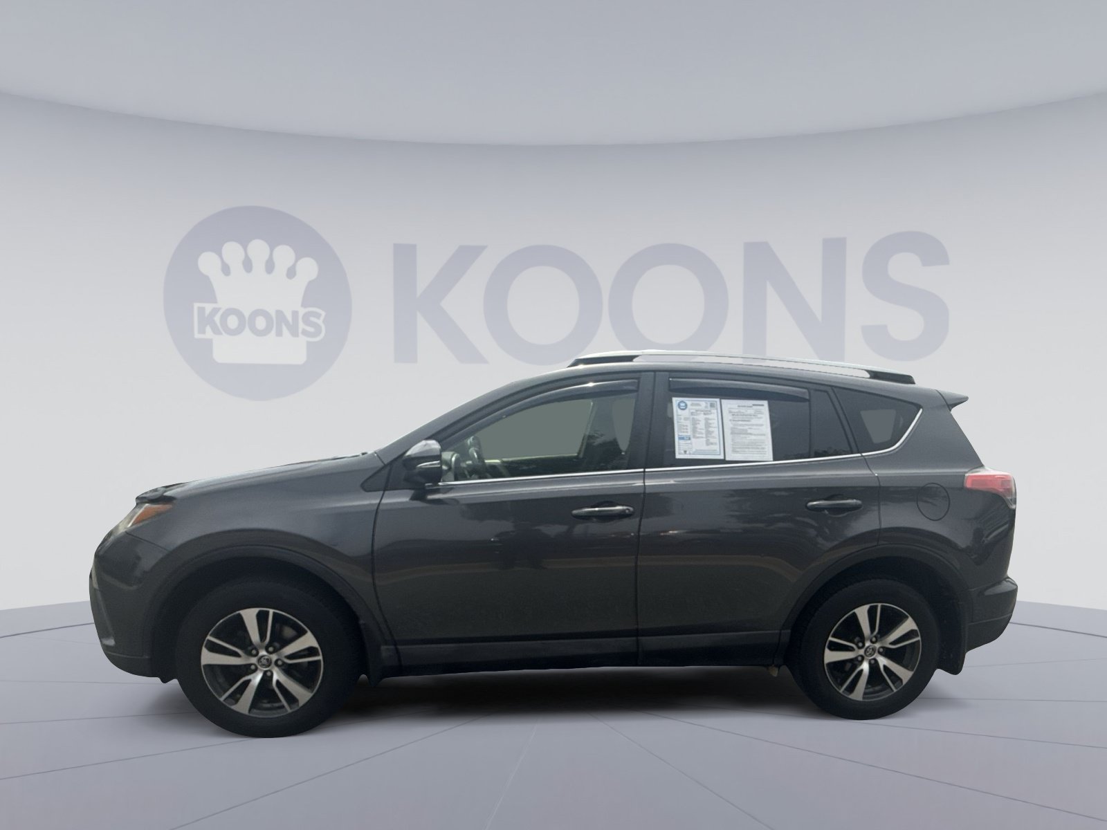 Used 2018 Toyota RAV4 XLE w/ Plus Extra Value Package AWD/4WD image 2