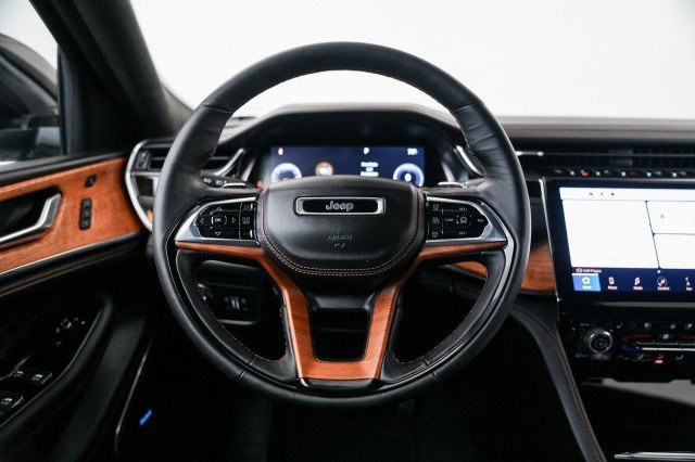 Used 2023 Jeep Grand Cherokee Summit image 19