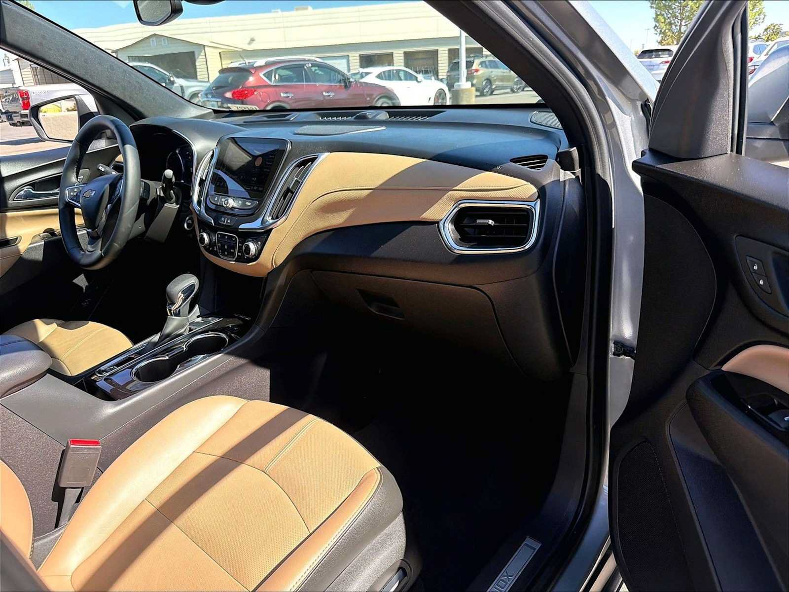 Used 2024 Chevrolet Equinox Premier AWD/4WD image 17