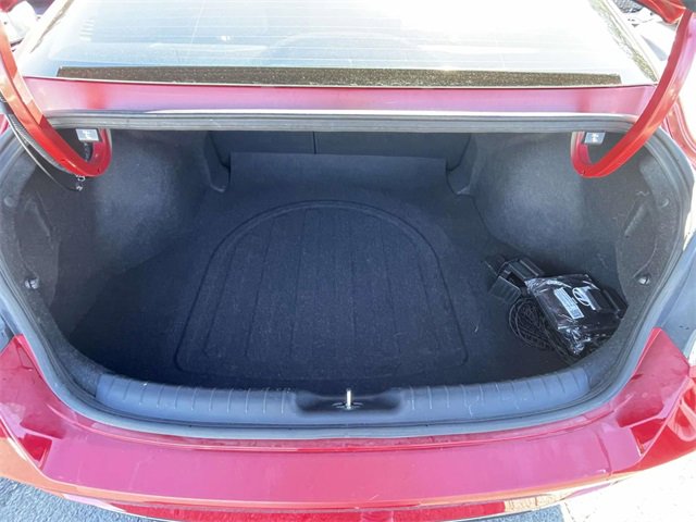 Used 2021 Hyundai Elantra Limited w/ Cargo Package image 8