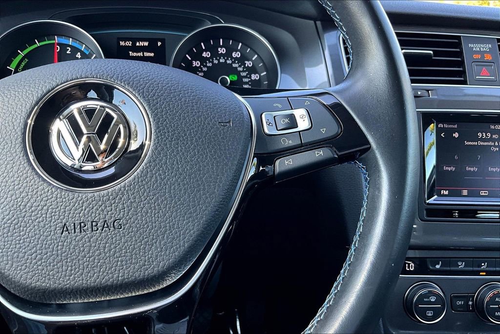 Used 2015 Volkswagen e-Golf SEL Premium FWD image 10