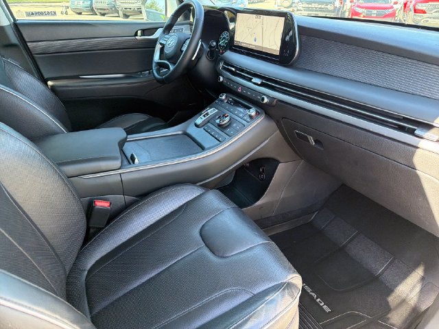 Used 2023 Hyundai Palisade Limited w/ Winter Package AWD/4WD image 24
