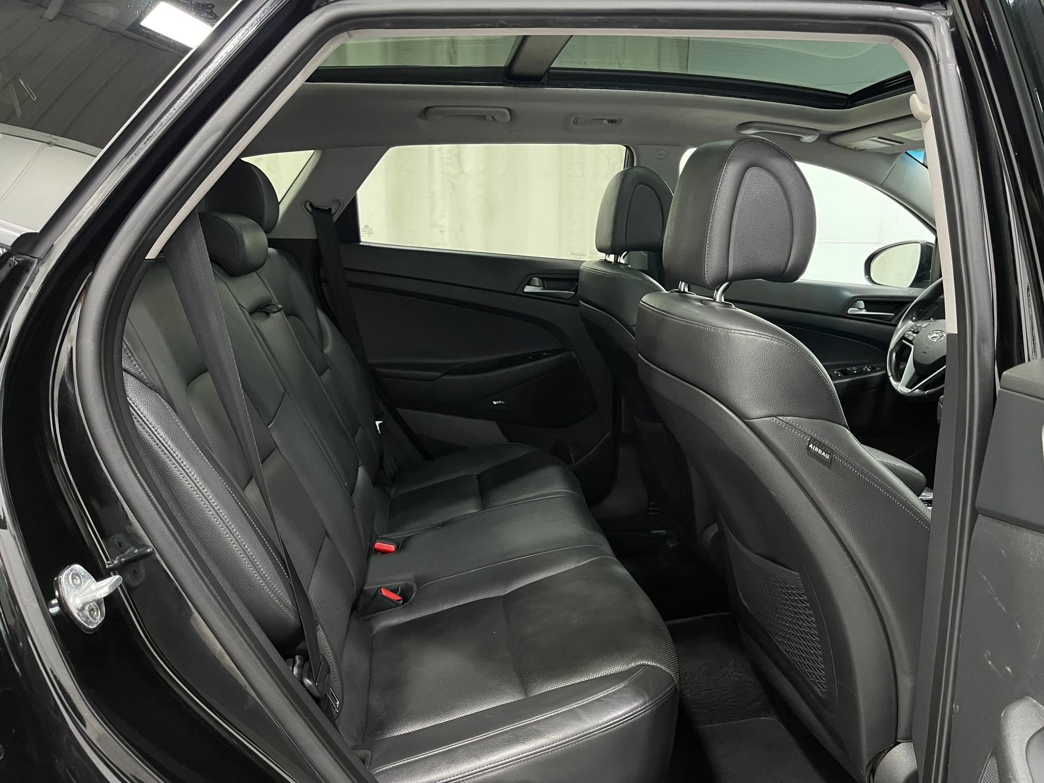 Used 2017 Hyundai Tucson Limited w/ Limited Ultimate Package 03 FWD image 30