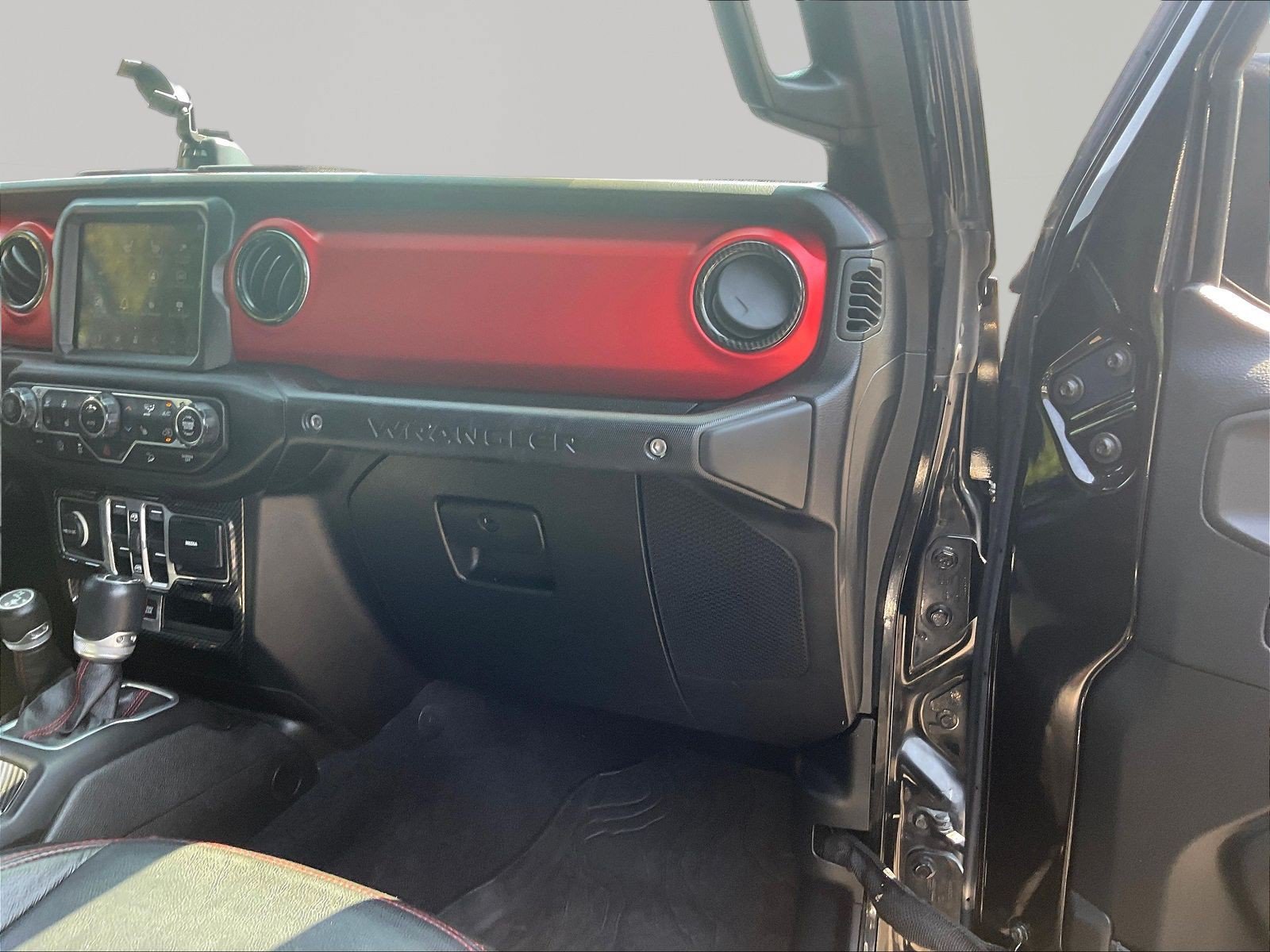 Used 2018 Jeep Wrangler Unlimited Rubicon AWD/4WD image 27