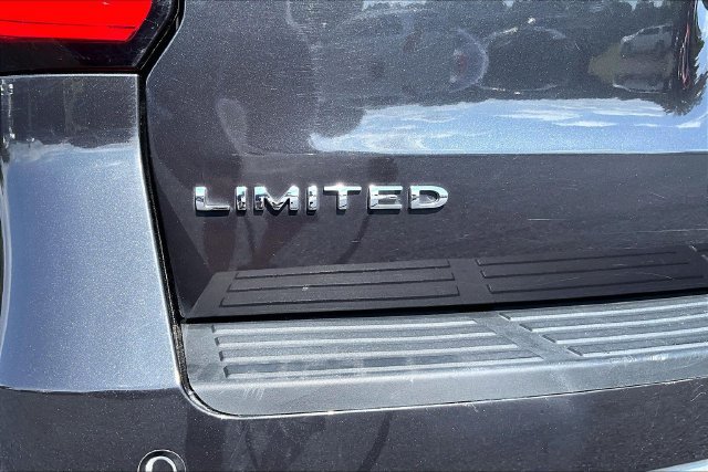 Used 2024 Ford Expedition Limited AWD/4WD image 24