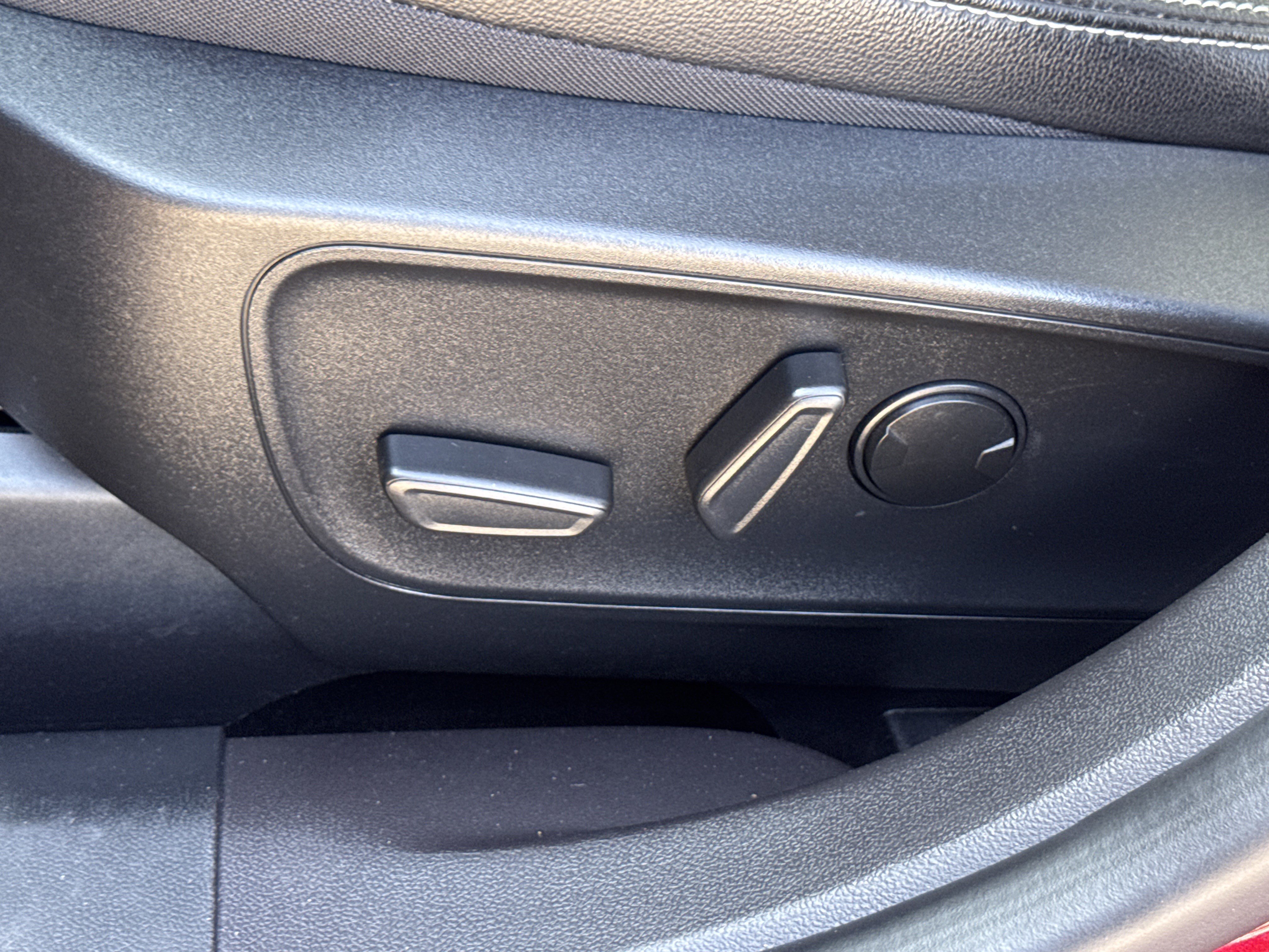 Used 2023 Ford Escape Platinum w/ Premium Technology Package image 60