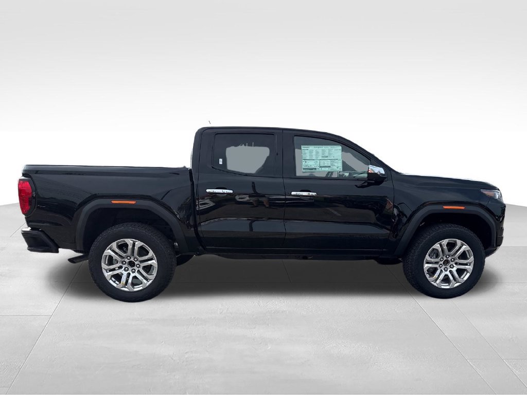 New 2026 GMC Canyon Denali w/ LPO, Denali Black Edition AWD/4WD image 6