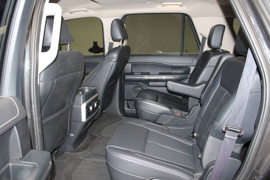 Used 2023 Ford Expedition XLT image 26