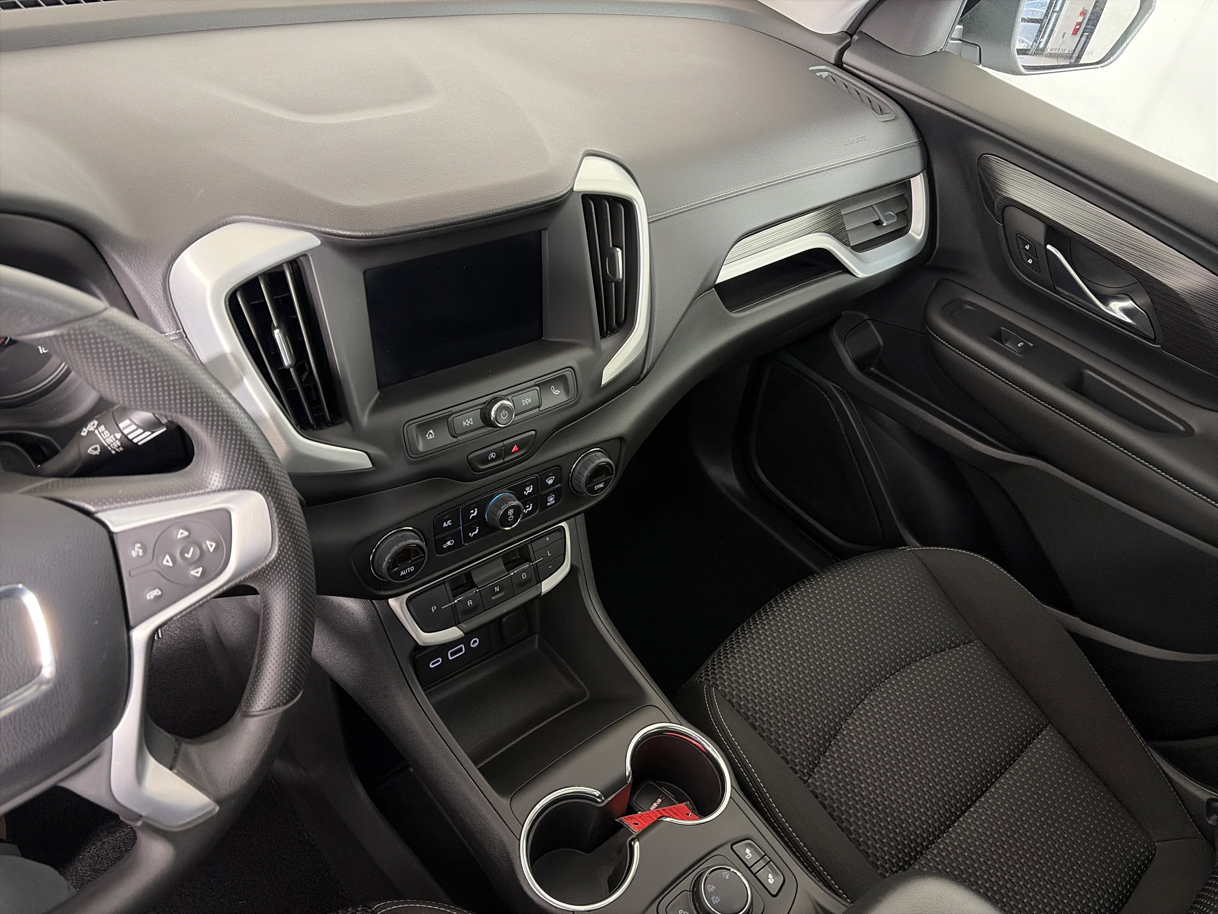 Used 2023 GMC Terrain SLE w/ Driver Convenience Package image 11