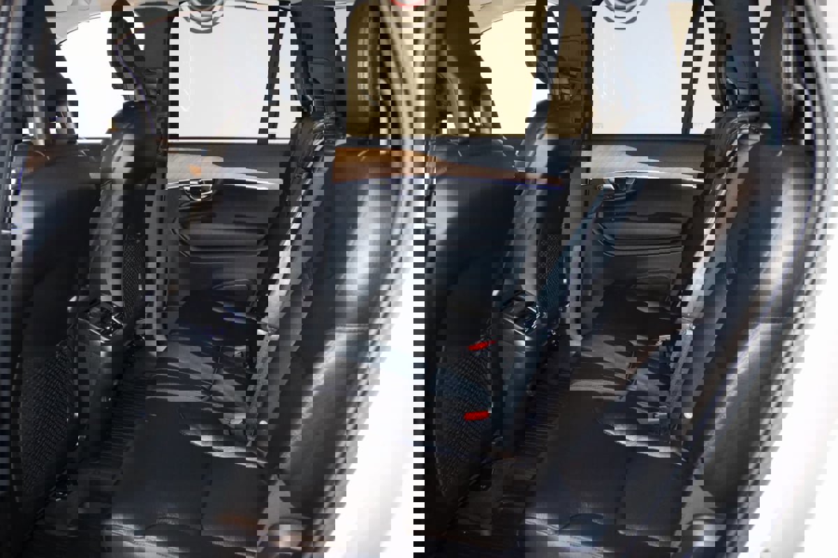 Used 2022 Volvo XC90 T6 Momentum w/ Advanced Package image 49