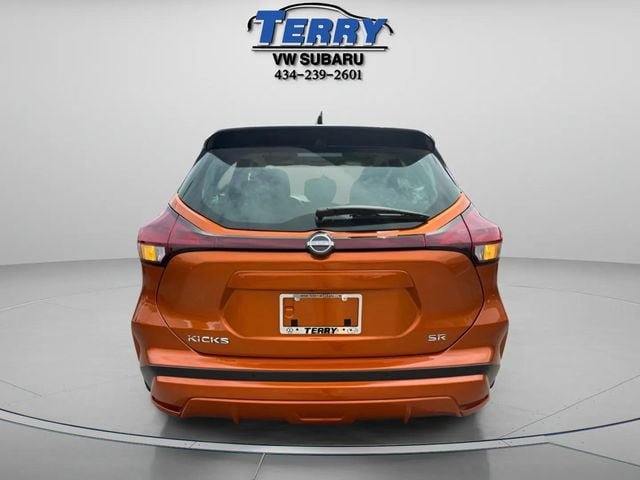 Used 2023 Nissan Kicks SR FWD image 2