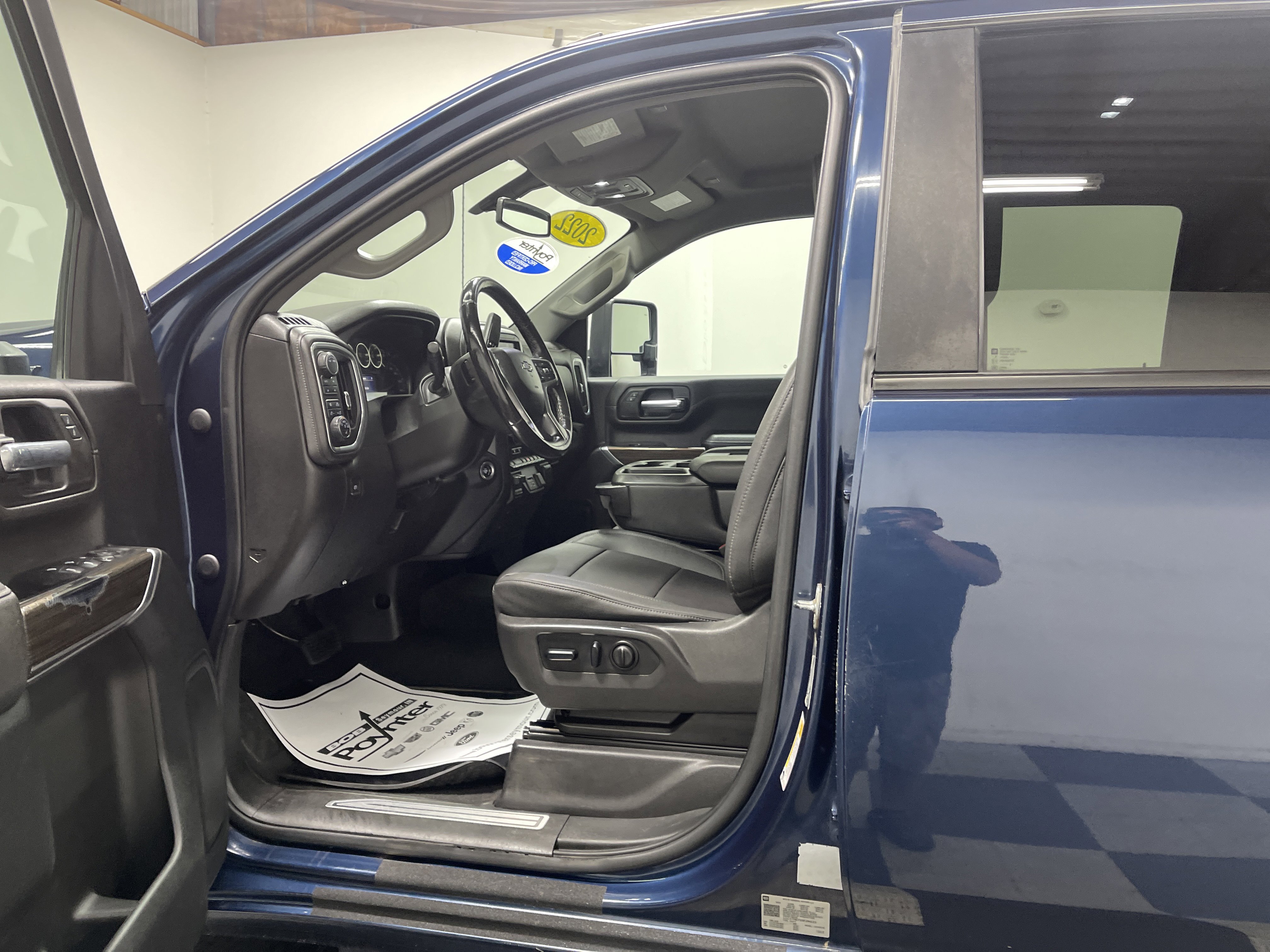 Used 2022 Chevrolet Silverado 2500 LT w/ Z71 Sport Edition AWD/4WD image 9