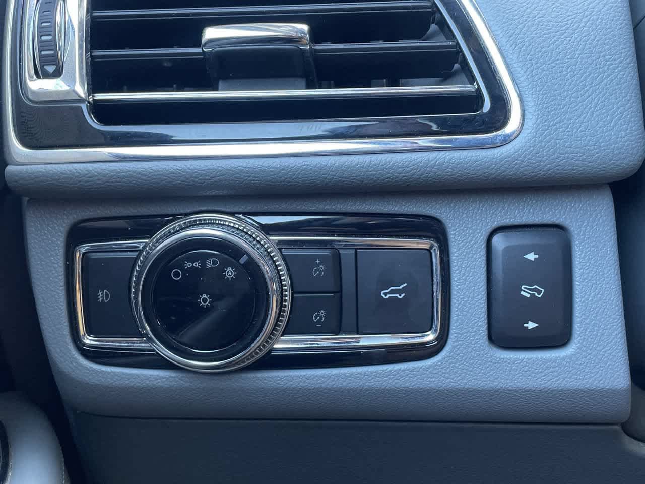 Used 2019 Lincoln Navigator Reserve AWD/4WD image 31
