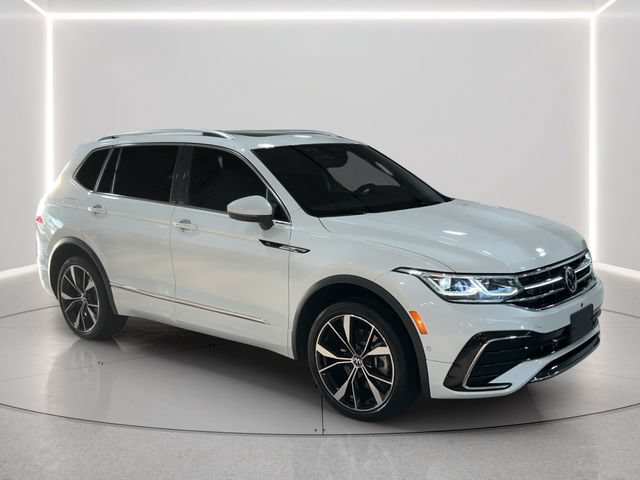 Certified 2023 Volkswagen Tiguan SEL R-Line AWD/4WD image 8