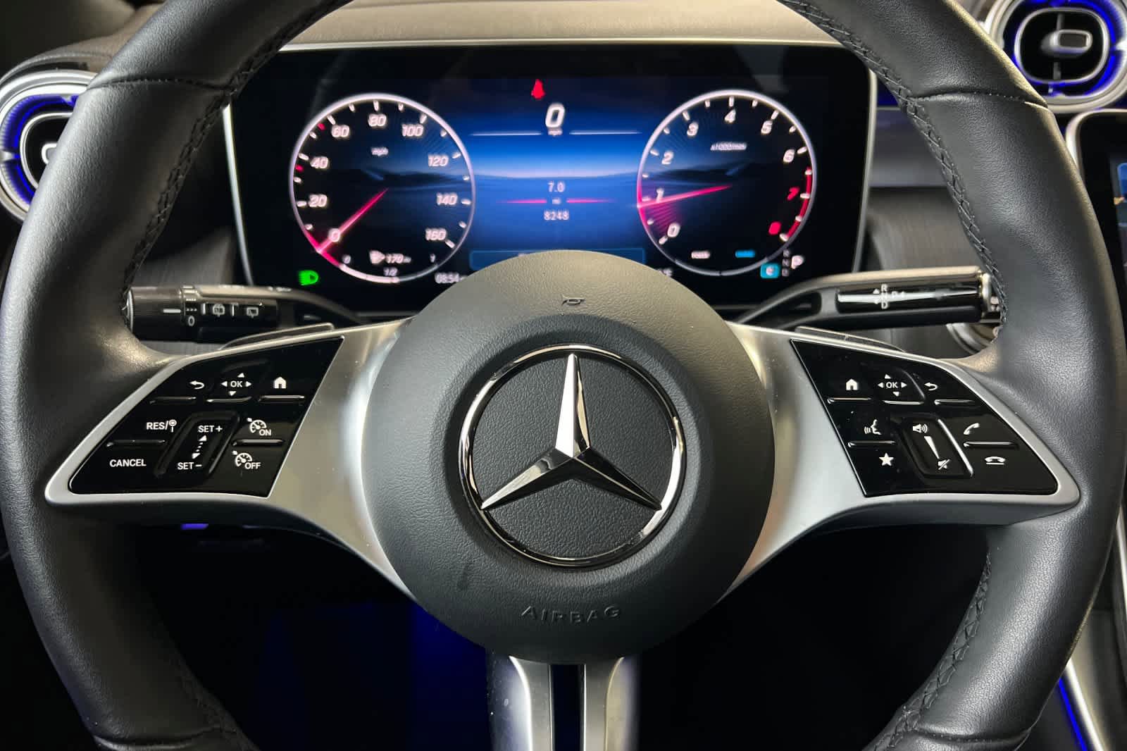 Used 2025 Mercedes-Benz GLC 300 4MATIC image 27