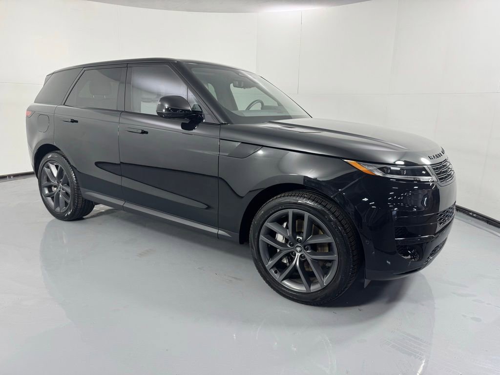 Used 2025 Land Rover Range Rover Sport SE AWD/4WD image 3