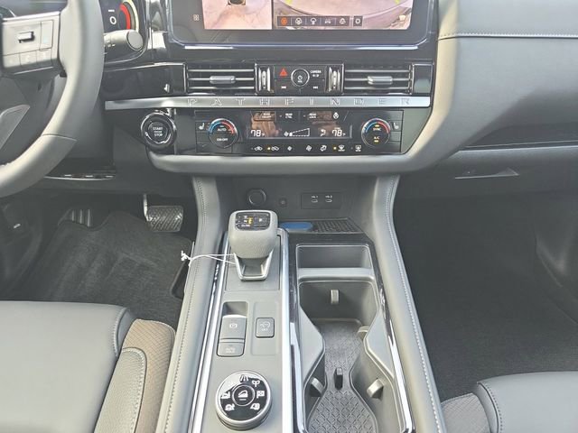 New 2026 Nissan Pathfinder SL image 3
