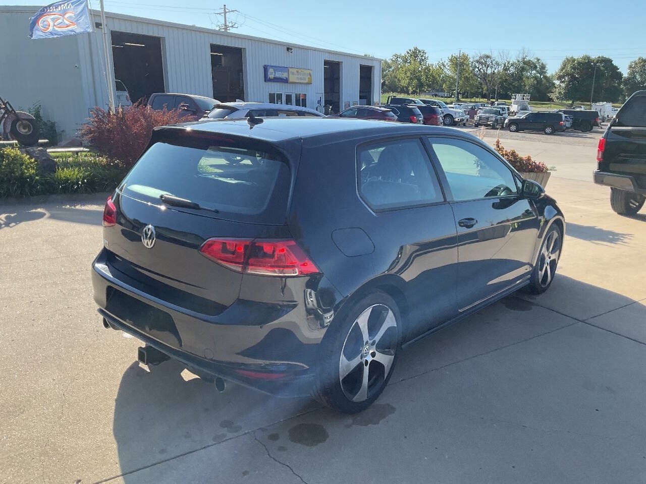 Used 2015 Volkswagen GTI SE FWD image 8