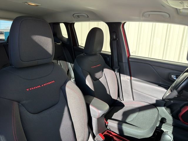 Used 2018 Jeep Renegade Trailhawk w/ Cold Weather Group II image 8