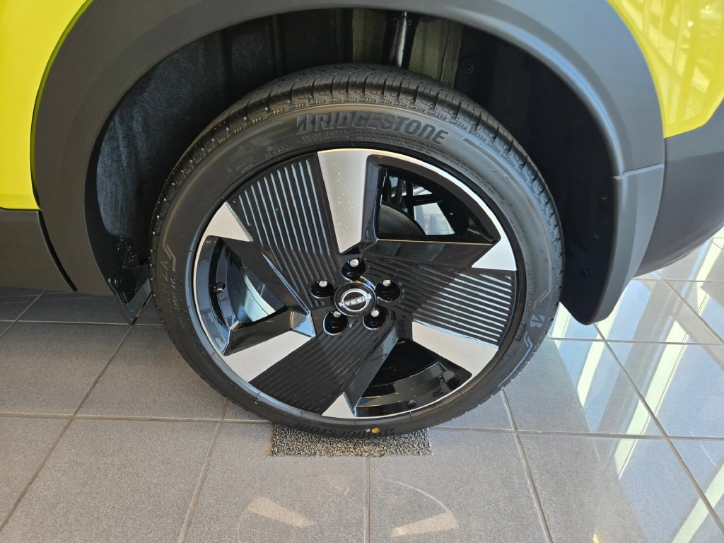 New 2026 Nissan Kicks SR w/ Cold Weather Package AWD/4WD image 9