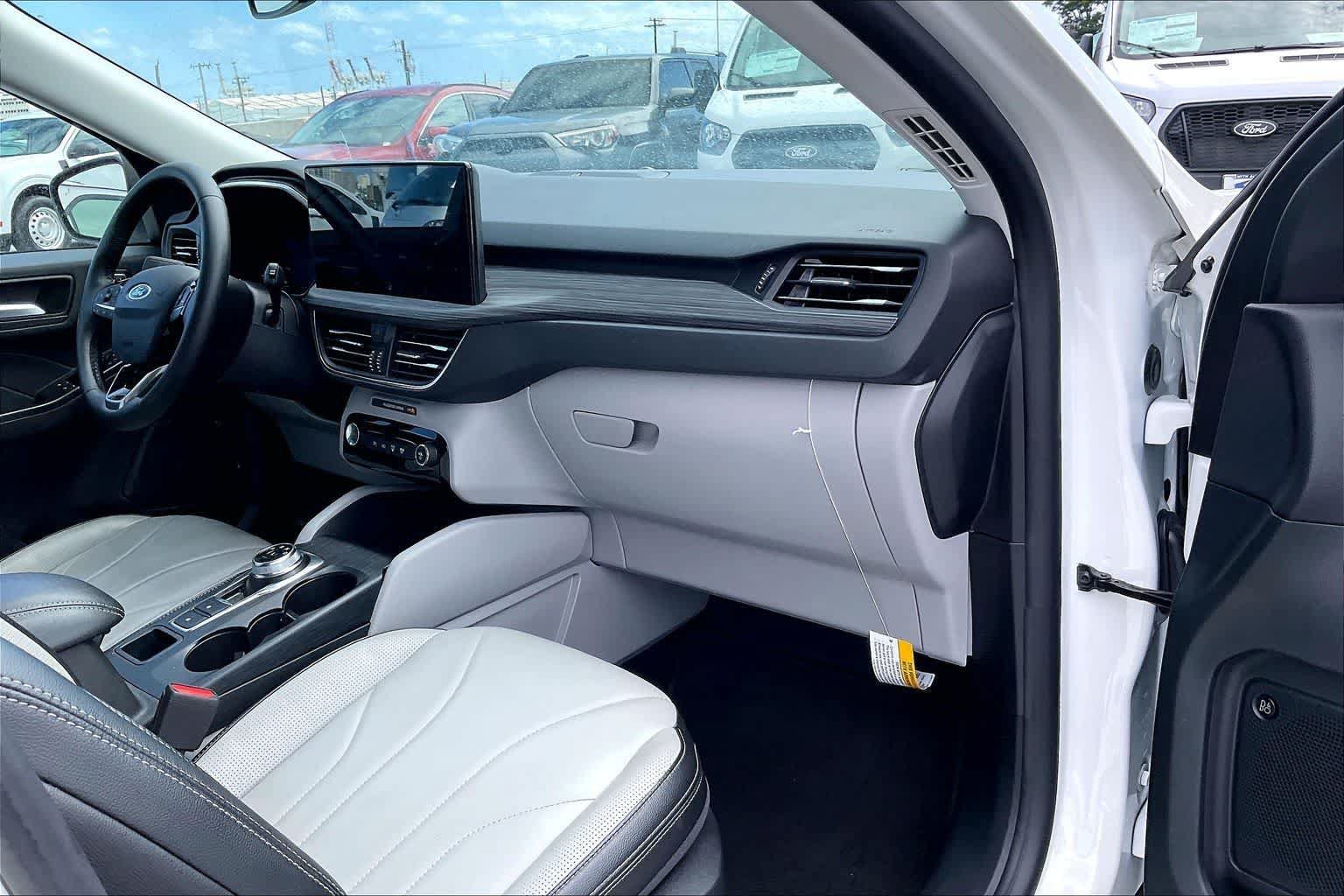 Used 2025 Ford Escape SE w/ PHEV Premium Package FWD image 23