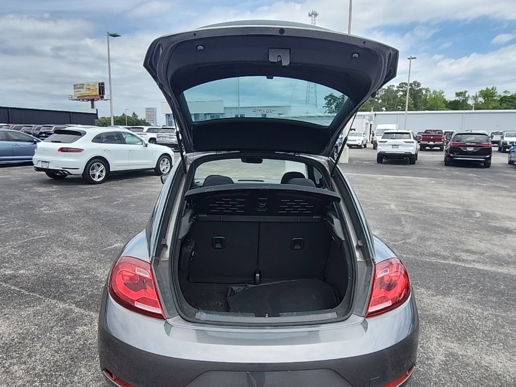 Used 2017 Volkswagen Beetle 1.8T S FWD image 19